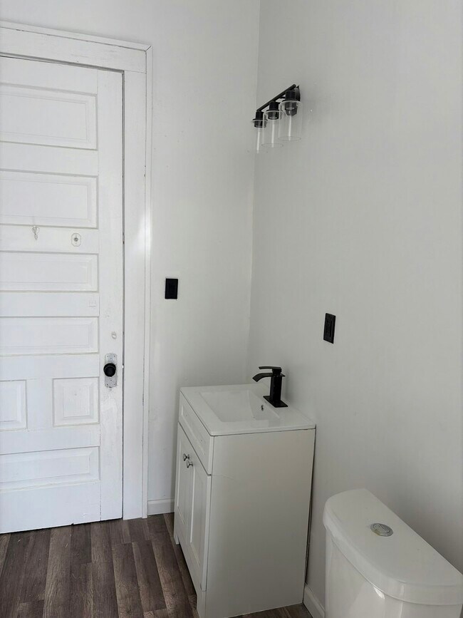 Foto del edificio - 2618 Collingwood Blvd