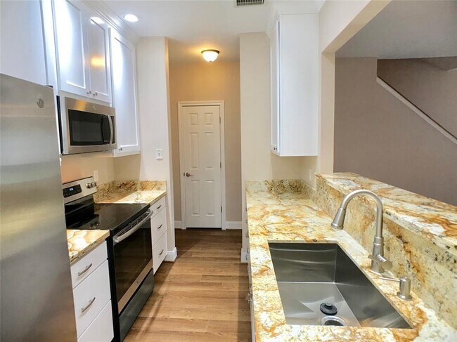 Foto del edificio - 3270 Holly Hall St