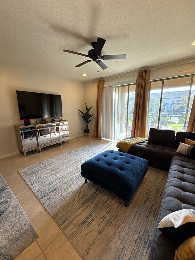 Beautiful 3/2.5 Townhome with Pool View in... - Beautiful 3/2.5 Townhome with Pool View in...