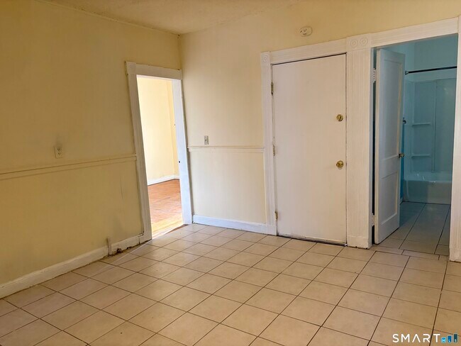 Foto del edificio - 162 Gilbert Ave