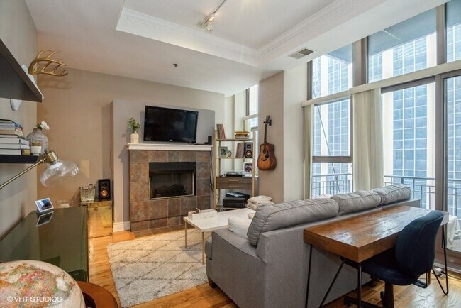 Foto del edificio - Spacious 1 Bed, 1 Bath in the Loop