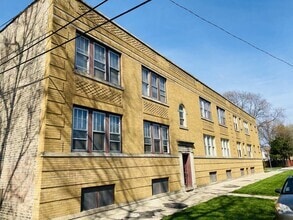 Building Photo - 2502 N Monitor Ave
