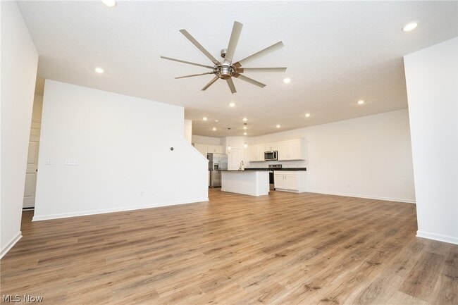 Foto del edificio - 98 Brewster Dr