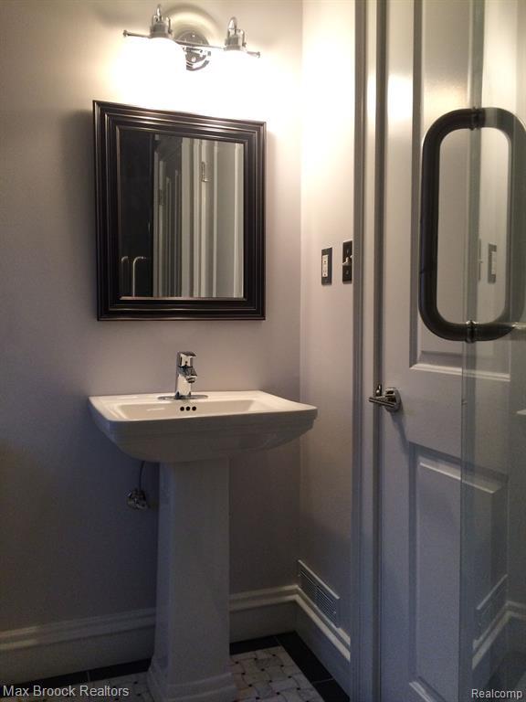 Foto del edificio - 115 E Lincoln St