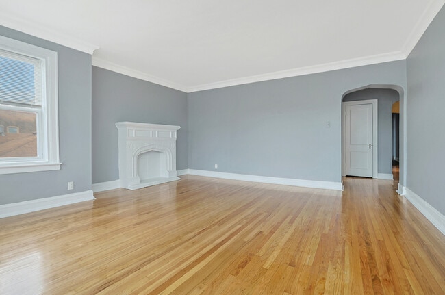 Building Photo - 7920 S Honore St