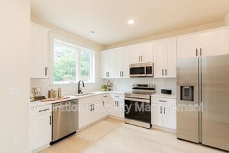 Building Photo - 745 N Market St