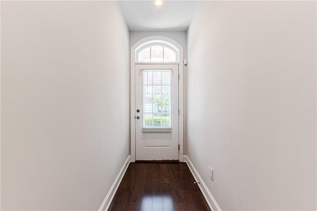Foto del edificio - 5499 Terrace Bend Pl