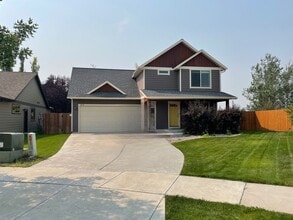 Building Photo - 3814 Bur Ave