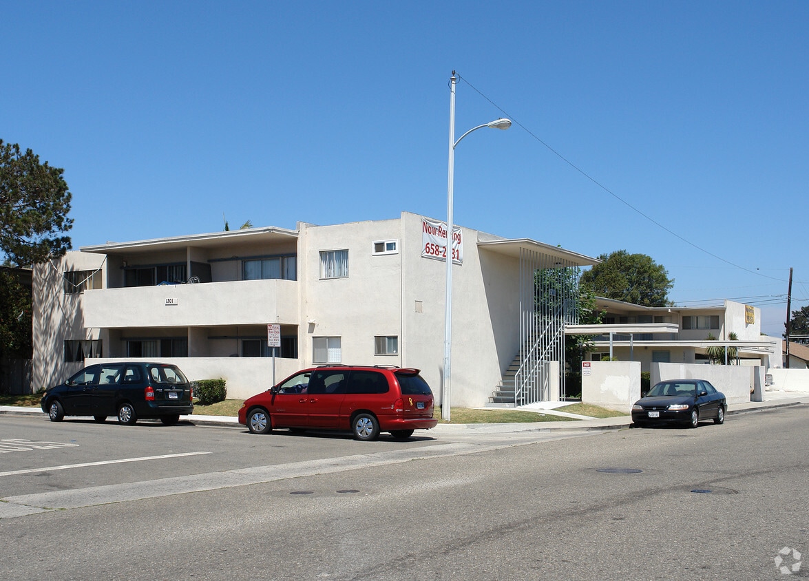 Primary Photo - 1301 Edgewood Way
