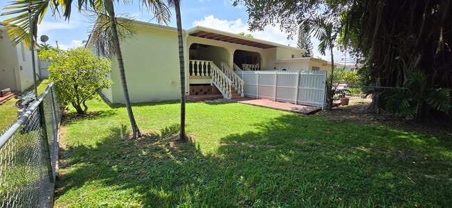 Building Photo - 2787 SW 34th Ct