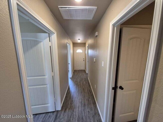 Foto del edificio - 4103 E 61st St