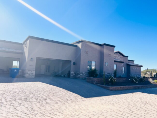 Foto del edificio - 14329 E Dale Ln