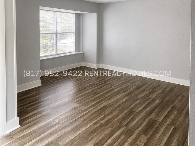 Foto del edificio - 5606 Maywood Dr