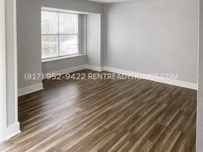 Building Photo - 5606 Maywood Dr
