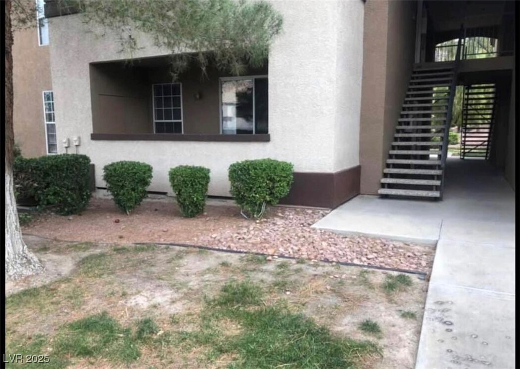 Foto principal - 231 W Horizon Ridge Pkwy