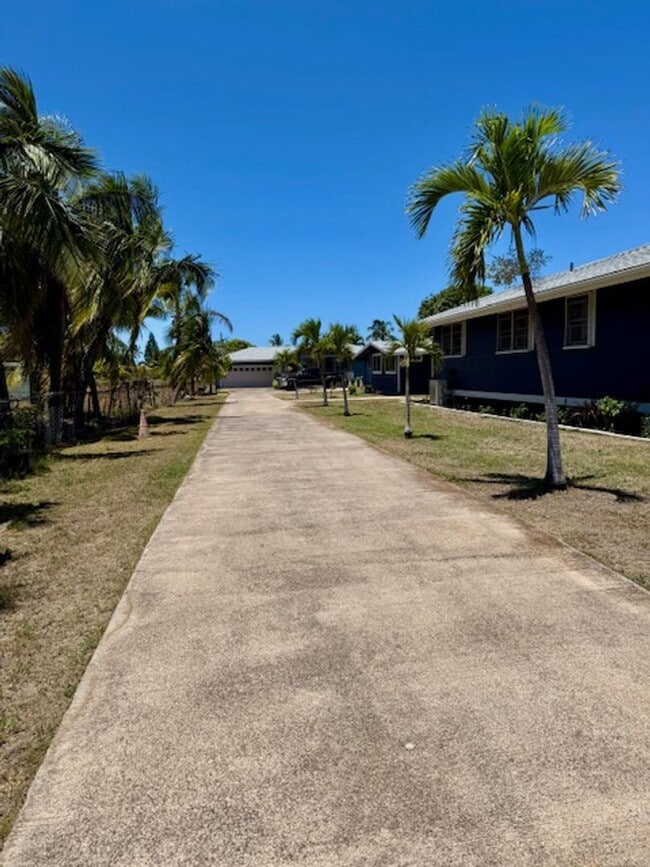 Building Photo - Kekaha - 1 Bedroom Apt for Rent