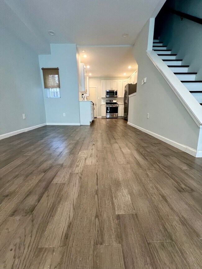 Foto del edificio - Newly Renovated 2-Bed Townhome Outside Brewerytown! Available NOW!