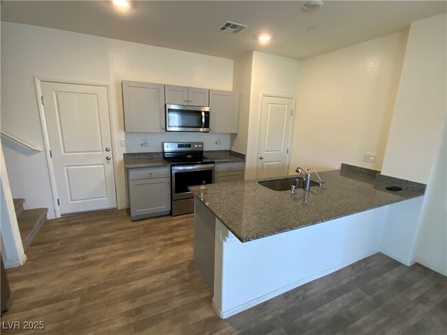 Building Photo - 4114 Lunar Cyn Ave