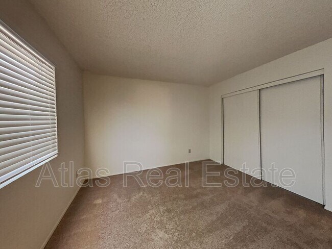 Foto del edificio - 6926 W Purdue Ave