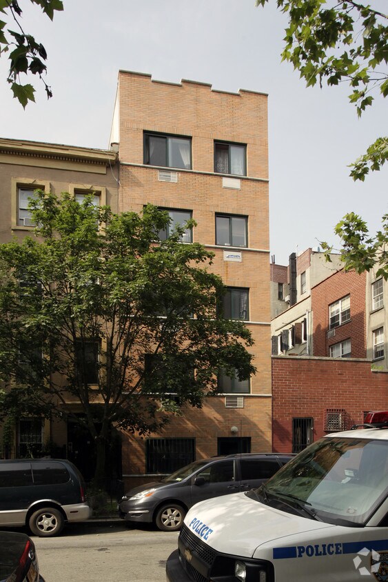 Building Photo - 354 E 8th St