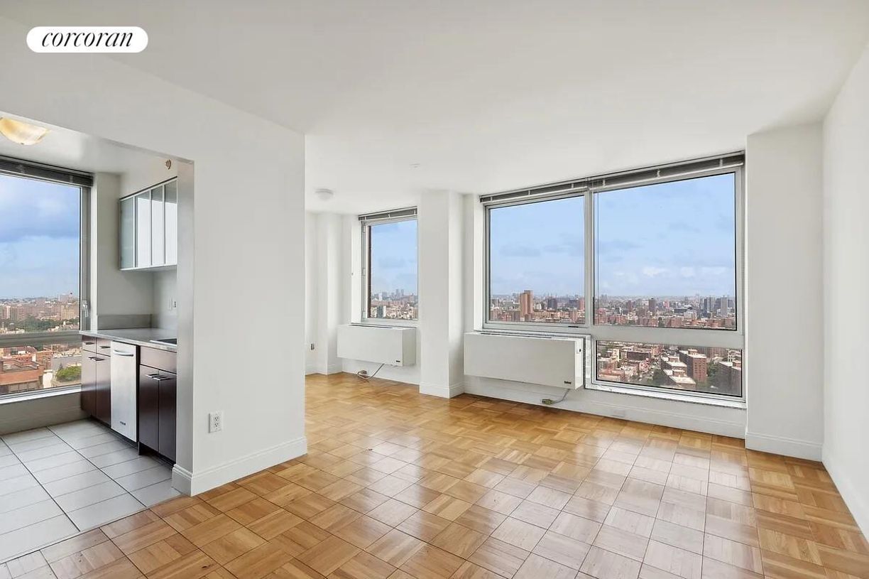 Foto principal - 215 E 96th St