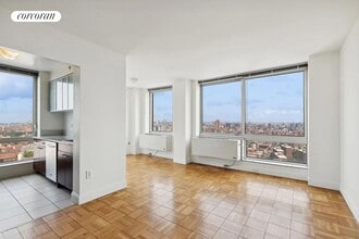 Building Photo - 215 E 96th St