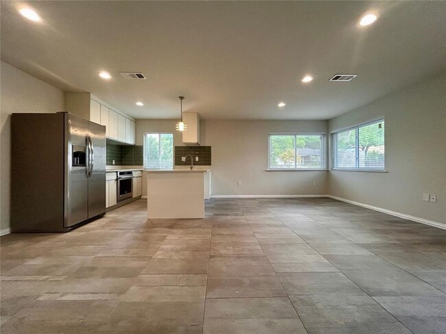 Foto del edificio - 8907 Tronewood Dr