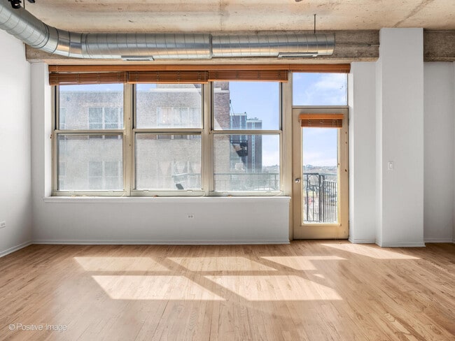 Building Photo - 6 S Laflin St