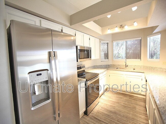 Foto del edificio - 7003 W Taro Ln