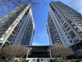 Primary Photo - 5701 N Sheridan Rd