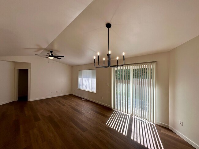 Building Photo - 4382 Lateener Ln