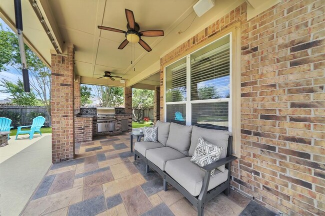 Building Photo - 28602 Hayden Park Dr