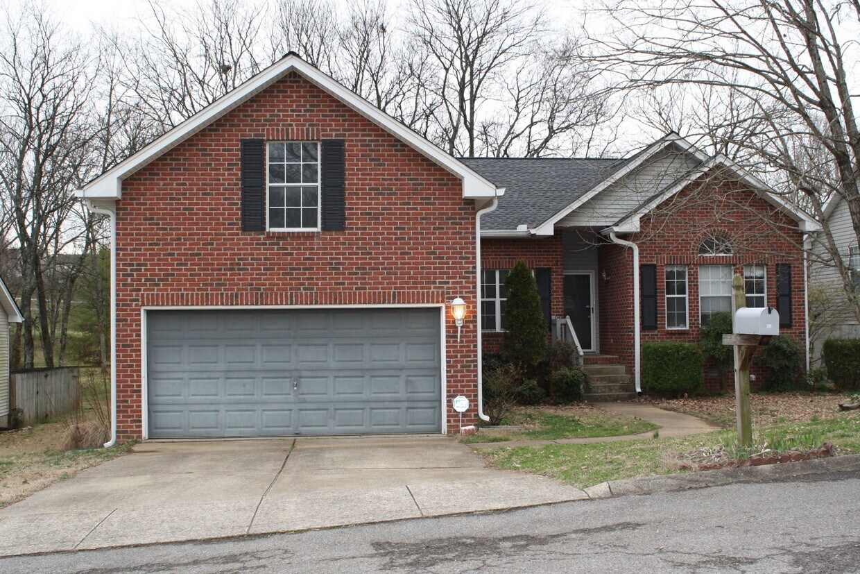 165 Northlake Dr, Hendersonville, TN 37075 House Rental in