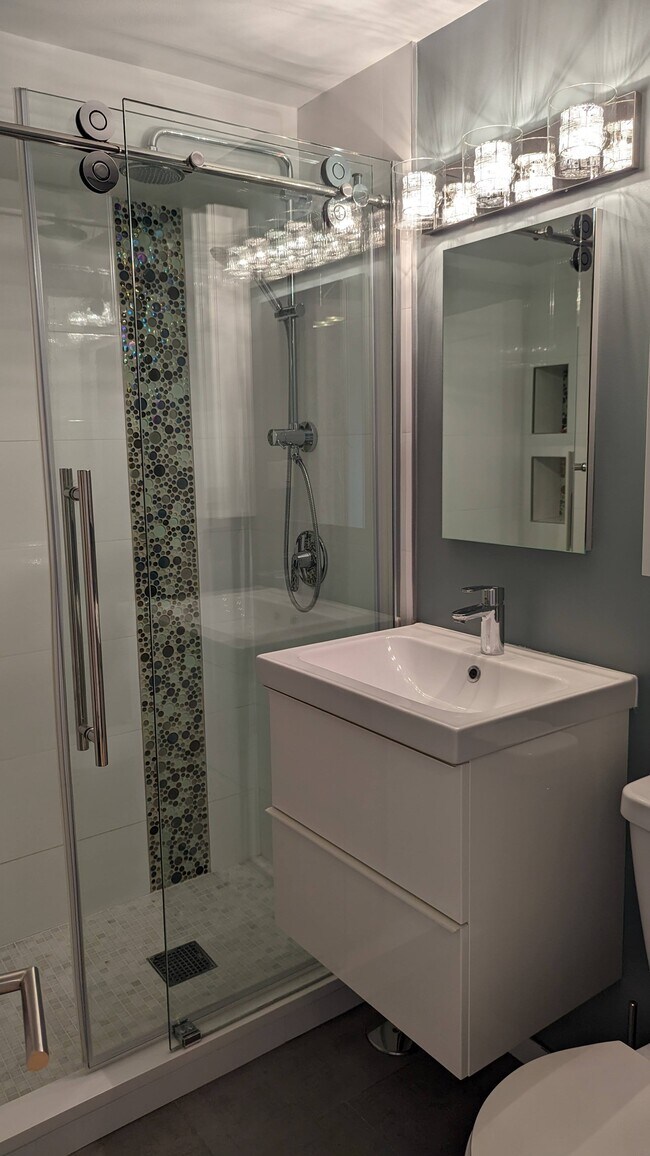 Foto del edificio - 3950 N Lake Shore Dr