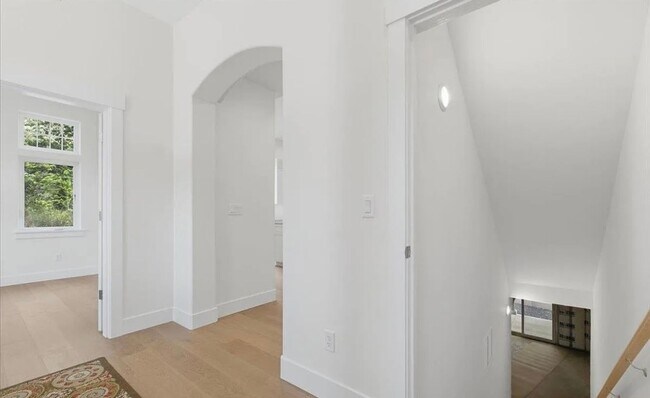 Foto del edificio - Spacious Custom Built Home in NW Corvallis