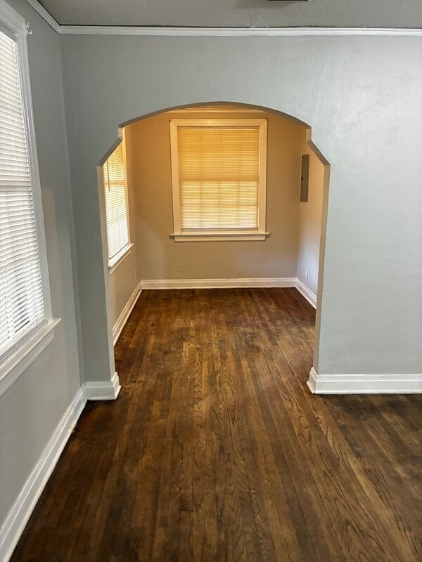 Foto del edificio - 565 Chestnut Dr