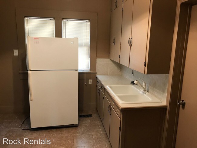 Building Photo - 2 br, 1 bath House - 301 S Kent Rd