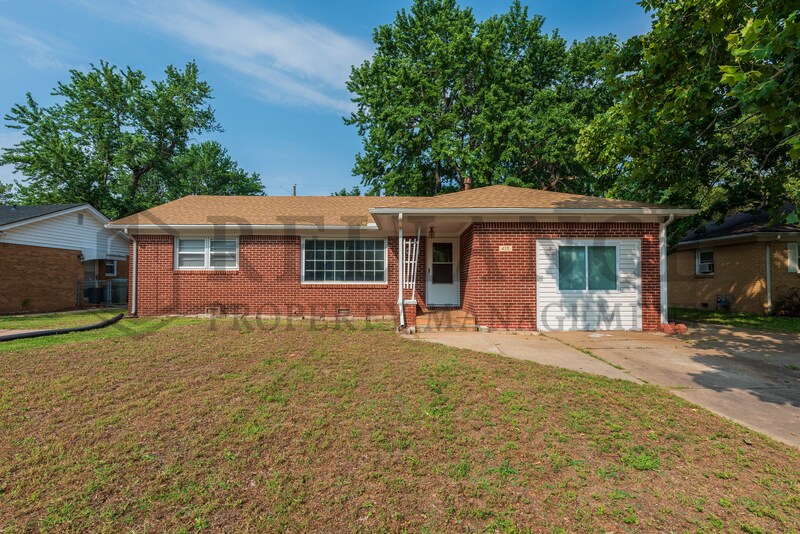Primary Photo - 435 Slade Ave