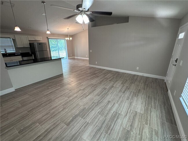 Building Photo - 10193 N Majorca Way