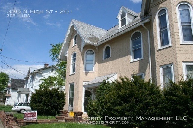 Building Photo - 330 N High St