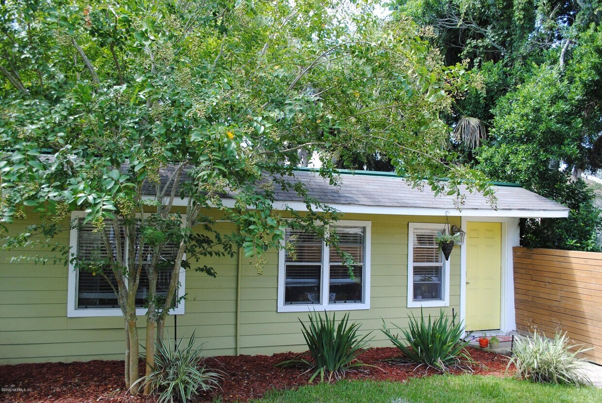 Foto principal - 223 Hopkins St