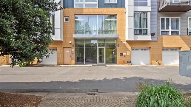 Foto del edificio - 300 Magnolia Ave