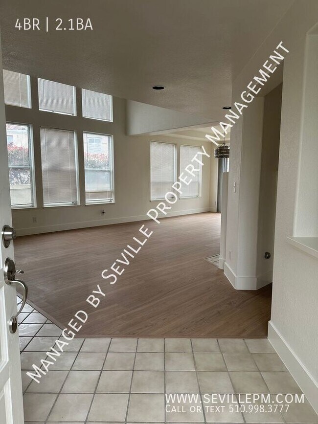 Building Photo - BAYFARM ISLAND BEAUTY waiting for you!