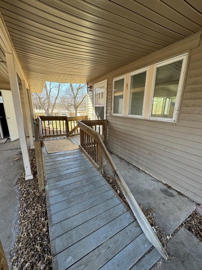 Building Photo - 647 Northborough Ln