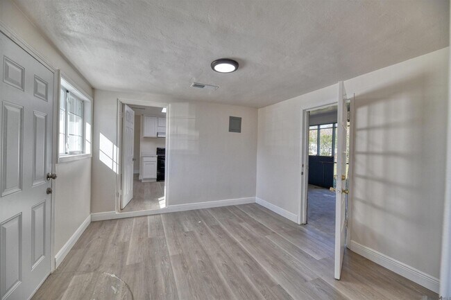 Building Photo - 3744 Conrad Dr