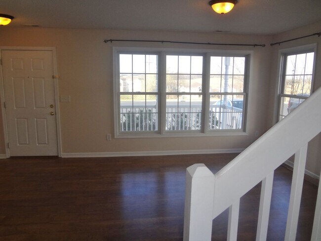 Foto del edificio - End Unit Townhouse at Liberty Square