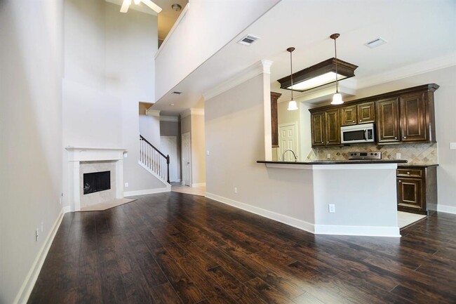 Building Photo - 2865 Westhollow Dr