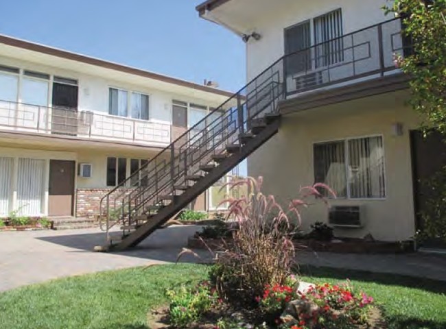 Building Photo - Villa Nova