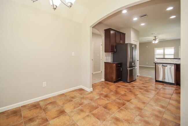 Building Photo - 9010 St Laurent Ln