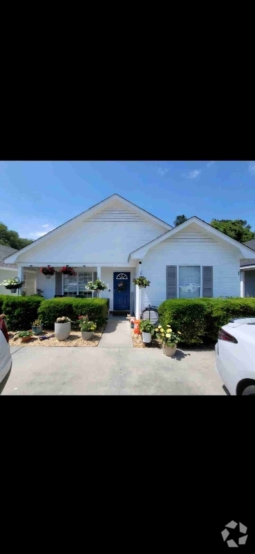 Building Photo - 1781 Wayland Park Dr